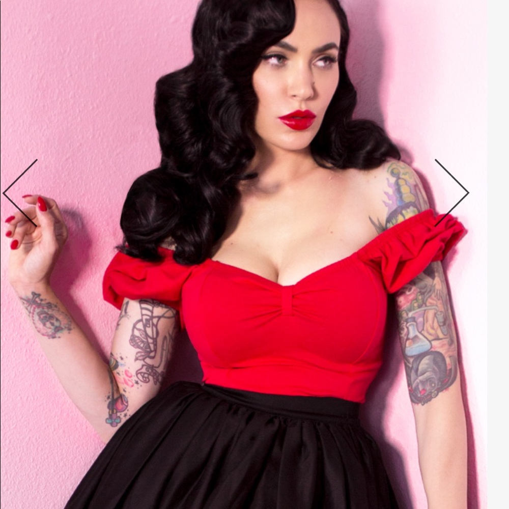 POWDER PUFF TOP IN RED